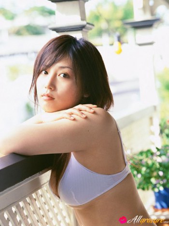 Sexy Japanese gravure model