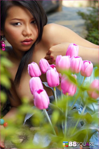 Beautiful Thai girl nude