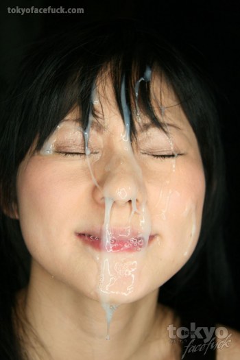 Sexy Japanese girl deepthroat uncensored porn