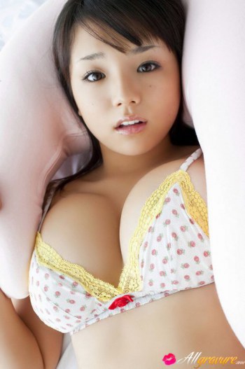 Japanese sexy girl gravure nude