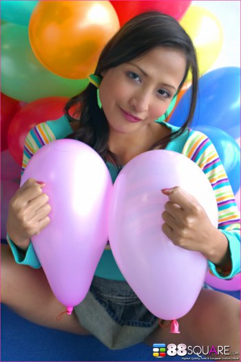 Thai Asian Model Solo Wide Open Pussy