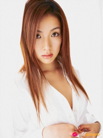 Japanese young model semi-nude photo