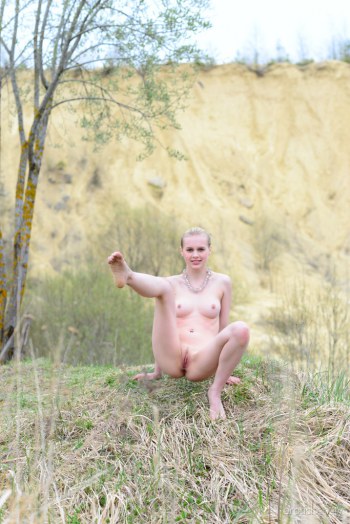 Erotic nude babe