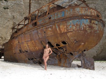 In The Crack - Best solo girl nude and masturbation full HD videos and high resolution pictures